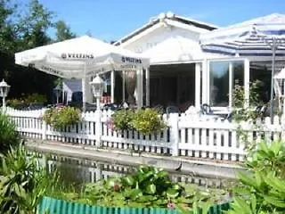 ホテル Akzent Am Schlosspark 3*